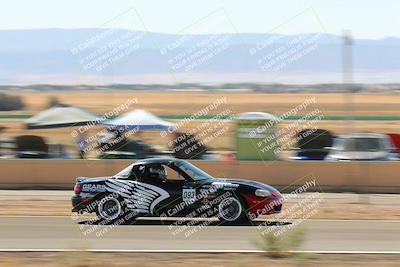 media/Oct-01-2022-Team Topak Racing (Sat) [[f860fb51be]]/2-Inter Low 2/session 2 turn 11/